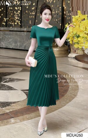 Váy Thiết Kế MDU4260 – Màu Xanh Bắt Mắt Phối Xếp Li Chéo Cuốn Hút Không Thể Rời Mắt
