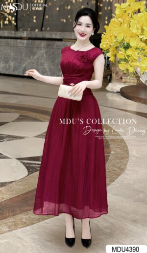 Váy Thiết Kế MDU4390 – Màu Đỏ Đô Quyến Rũ Đính Hoa Trực Tiếp Trên Váy
