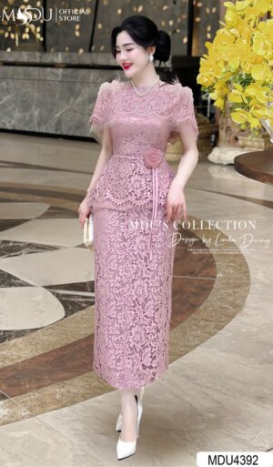 Váy Thiết Kế MDU4392 – Chất Ren Cao Cấp Màu Hồng Nhẹ Nhàng Dáng Dài Độc Đáo