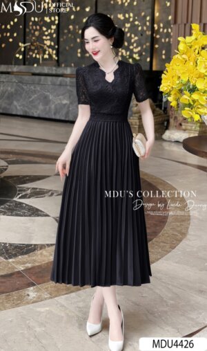 Váy Thiết Kế MDU4426 – Màu Đen Sang Chảnh Cổ V Cùng Những Họa Tiết Tinh Tế Độc Đáo