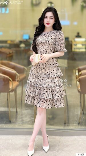 Váy Thiết Kế V1807 – Chân Váy Tầng Điệu Đà Phối Tay Bồng Nhẹ Nhàng