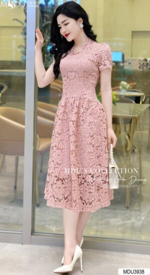 Váy Thiết Kế MDU3938 – Màu Hồng Nhạt Dáng Dài Phối Cùng Chất Ren Cao Cấp Làm Nổi Bật Váy