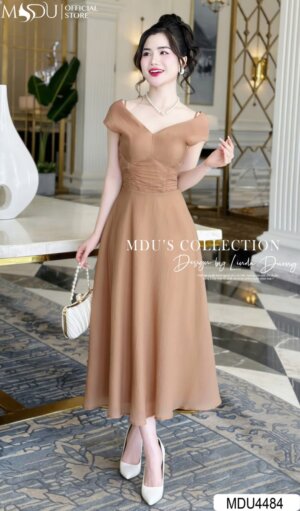 Váy Thiết Kế MDU4484 – Màu Nâu Dáng Dài Cổ Tim Tinh Tế Chiết Eo Nhẹ Nhàng Tạo Điểm Nhấn