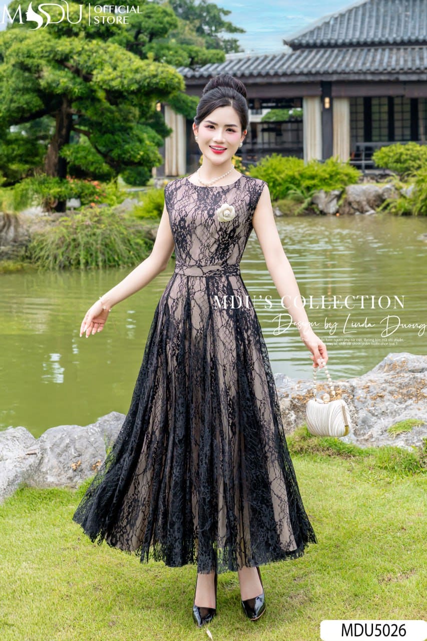 Đầm đen dự tiệc cho người mập dáng suông