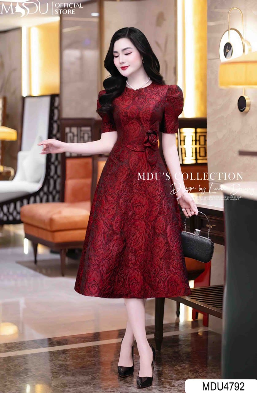 Kiểu Dáng Đầm Phù Hợp Cho Người Thấp Tròn - Đầm Suông