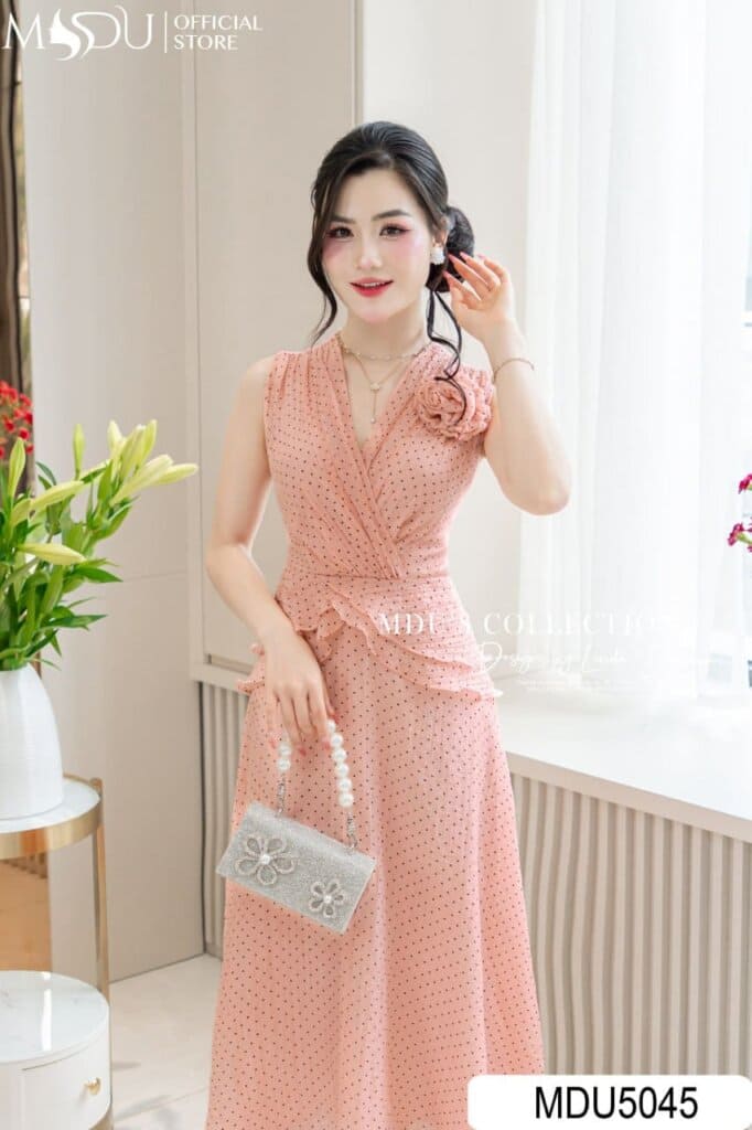 Kiểu Dáng Đầm Phù Hợp Cho Người Thấp Tròn - Đầm Đắp Chéo