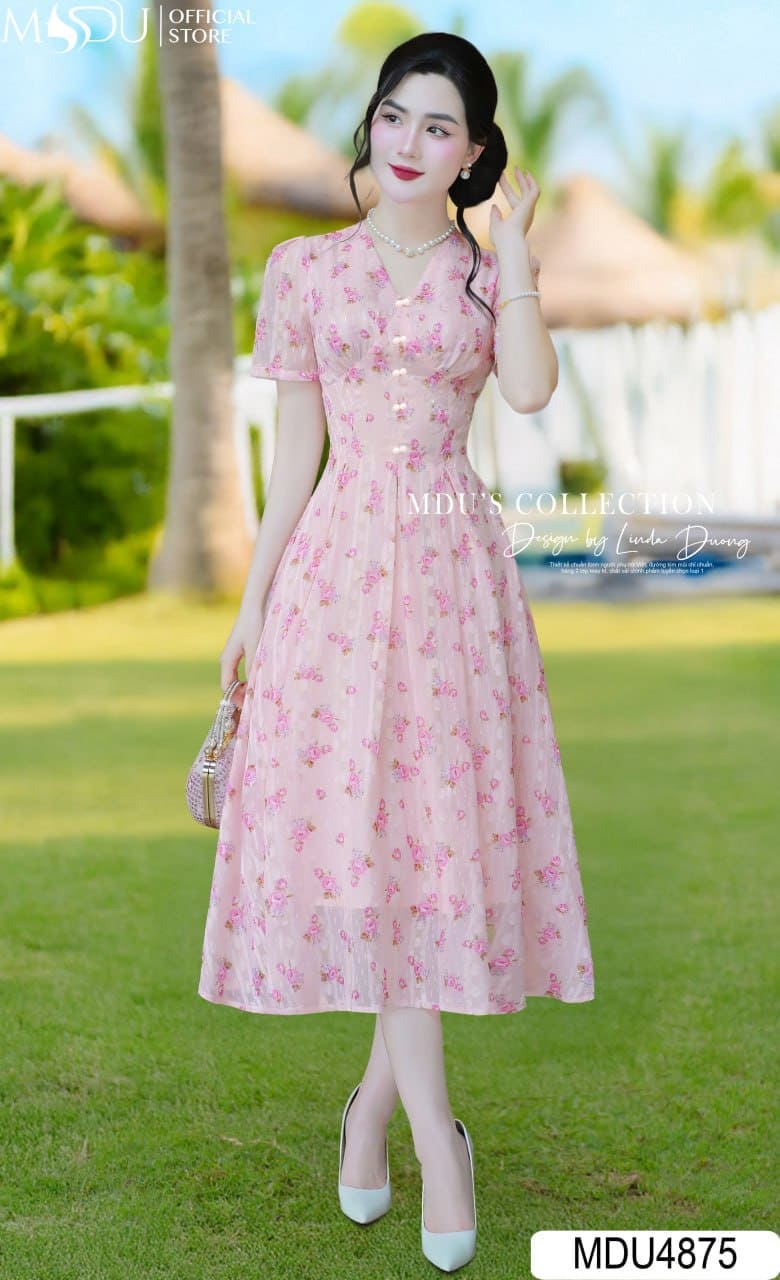 Phối Đồ Với Đầm Dự Tiệc Màu Hồng Phấn Như Thế Nào?