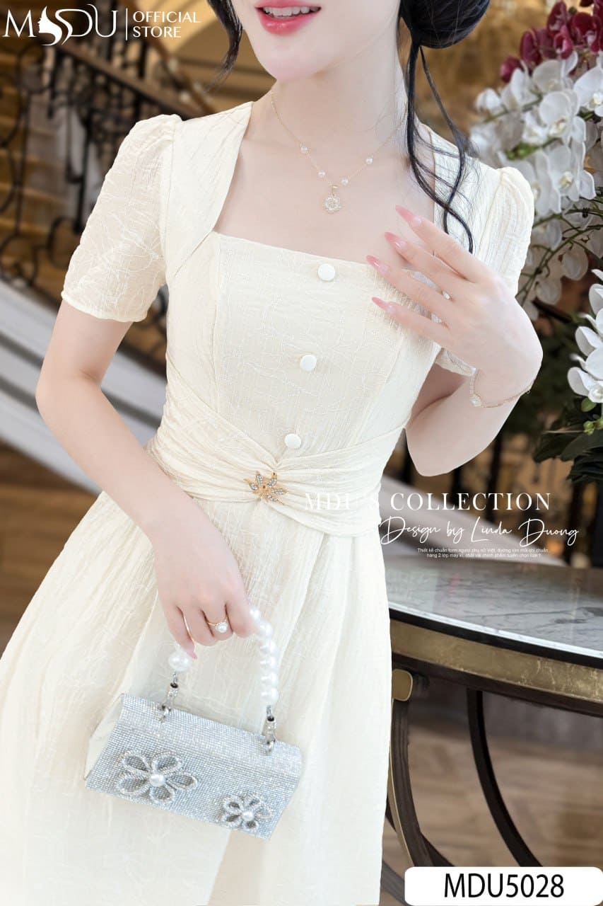 Phụ kiện phối đồ với đầm dự tiệc cho người nhỏ nhắn 