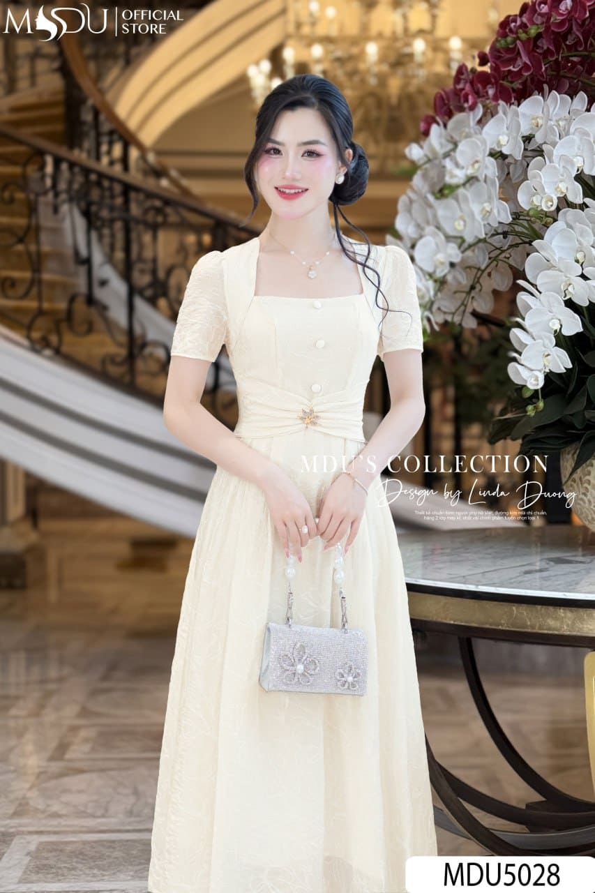 Đầm Trắng Đính Đá – Lựa Chọn Dự Tiệc Sang Trọng Cho Phụ Nữ Tuổi 30