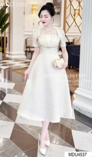 Váy Thiết Kế MDU4537 Dáng Xòe Nhẹ Xếp Ly Tinh Tế Đính Đá Trước Ngực