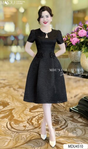 Váy Thiết Kế MDU4510 Đính Đá Kết Hợp Nơ Tinh Tế Ở Cổ