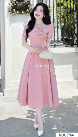 Váy Thiết Kế MDU3764 Màu Hồng Nhẹ Nhàng Phối Cổ Nơ Cách Điệu