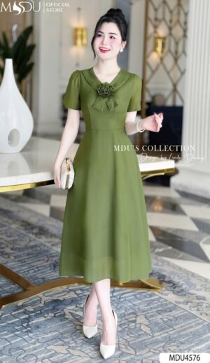 Váy Thiết Kế MDU4576 Màu Xanh Bắt Mắt Điểm Nhấn Hoa Thủ Công Tinh Xảo
