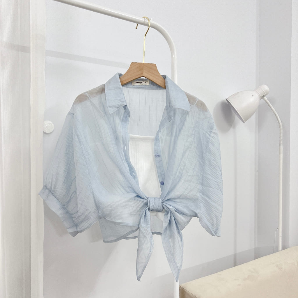 Top Những Mẫu Áo Sơ Mi Đi Biển Đẹp Nhất Cho Phái Đẹp - Áo Sơ Mi Croptop