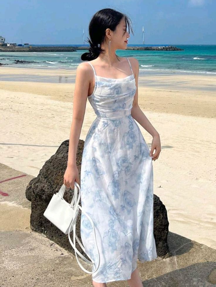 Bí Kíp Chọn Đầm Maxi Đi Biển Cho Người Thấp