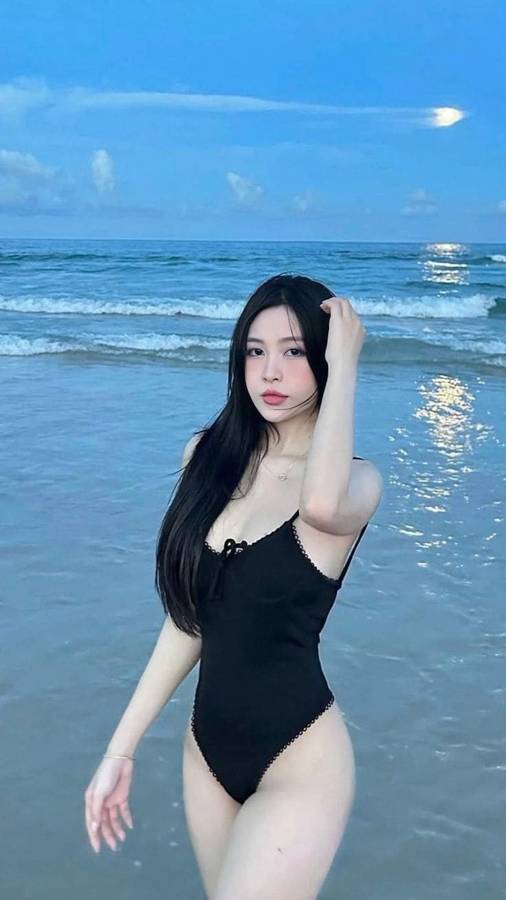 Áo Tắm – Linh Hồn Của Thời Trang Biển