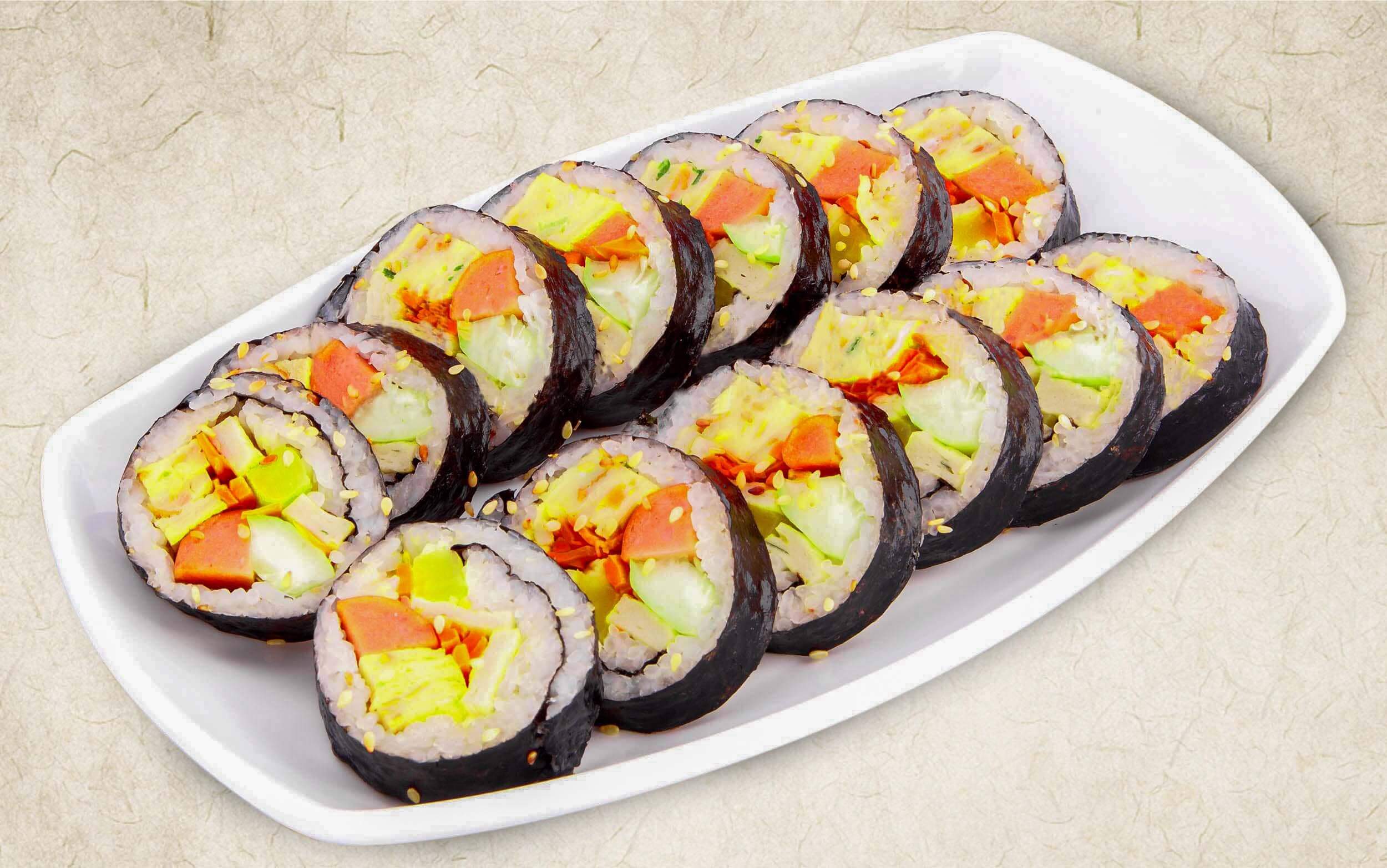 Bí Quyết Chuẩn Bị Đồ Ăn Đi Biển - Cơm Cuộn (Kimbap)