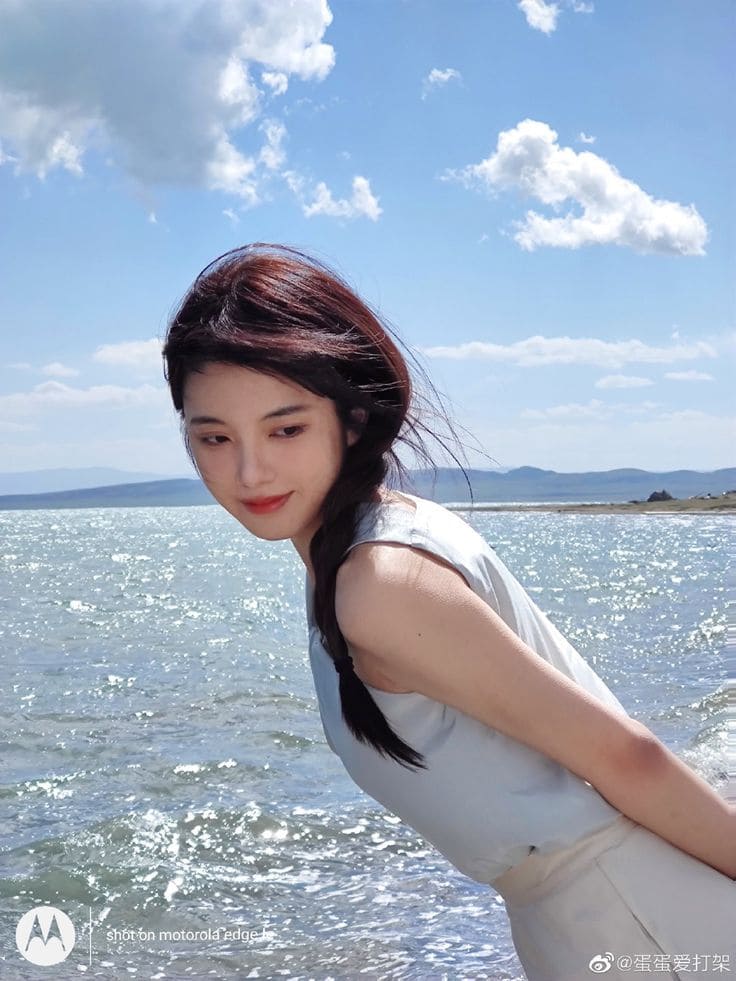 Tại Sao Kiểu Tóc Phù Hợp Giúp Bạn Nổi Bật Tại Bãi Biển