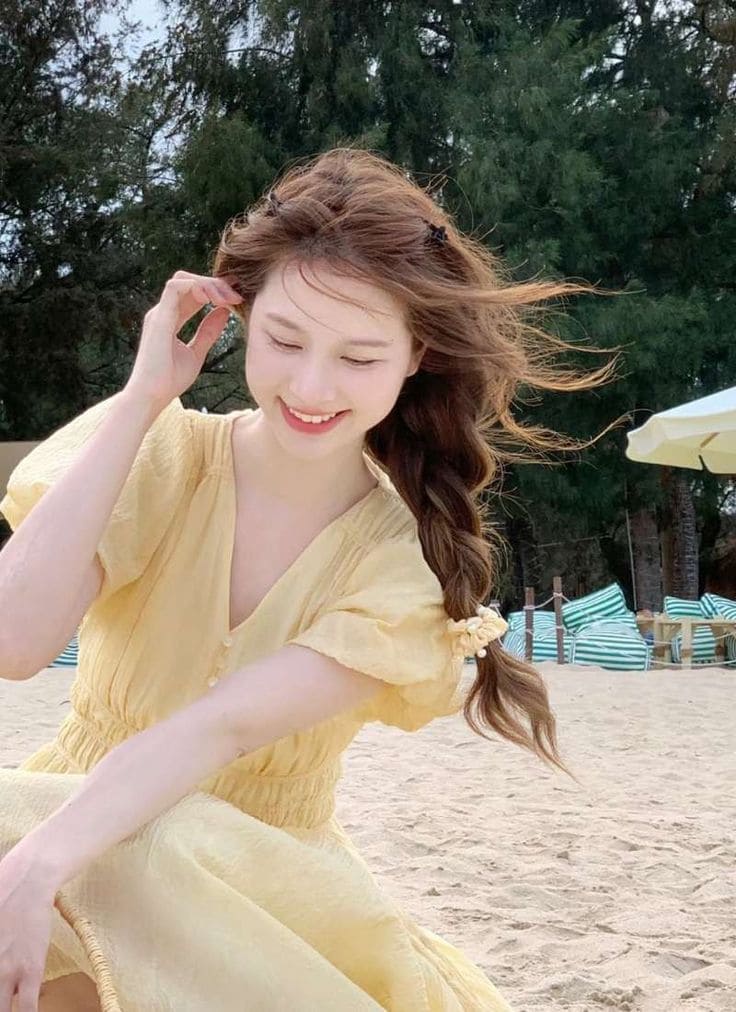 4. Tóc Tết Đuôi Cá – Quyến Rũ Bên Sóng Nước