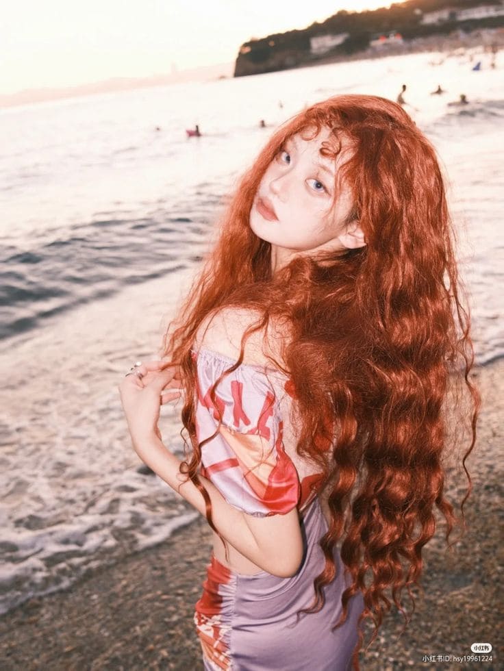 8. Tóc Xoăn Hippie – Cá Tính Đỉnh Cao