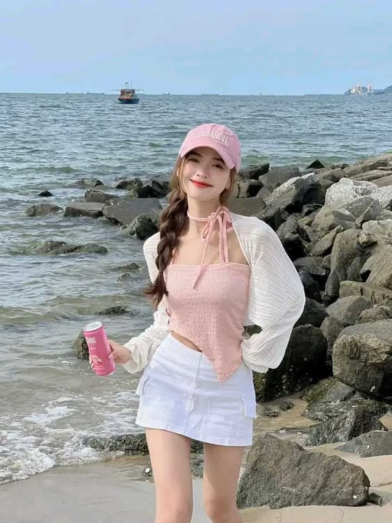 Phối Đồ Đi Biển Cho Nấm Lùn - Váy Ngắn Năng Động