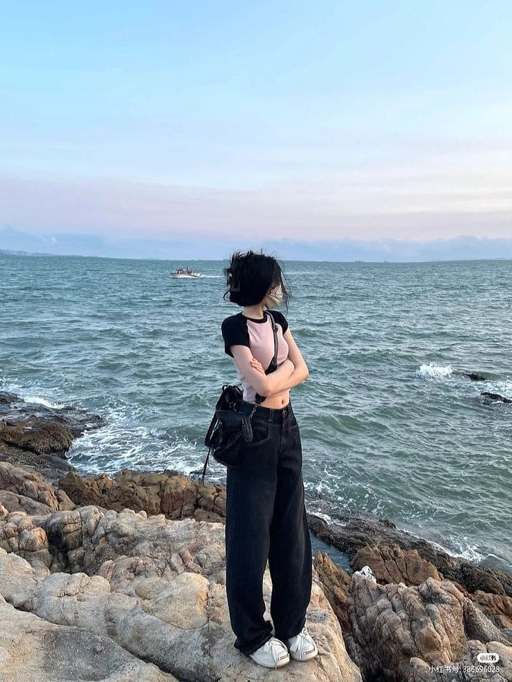 Các loại áo đi biển làm bạn nổi bật - Áo Croptop