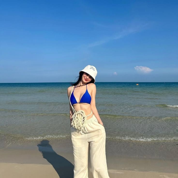 Các loại áo đi biển làm bạn nổi bật - Áo Bra