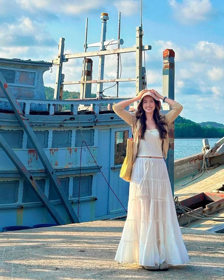 Khám Phá Set Váy Đi Biển Đẹp Mê Hồn Cho Hè 2025