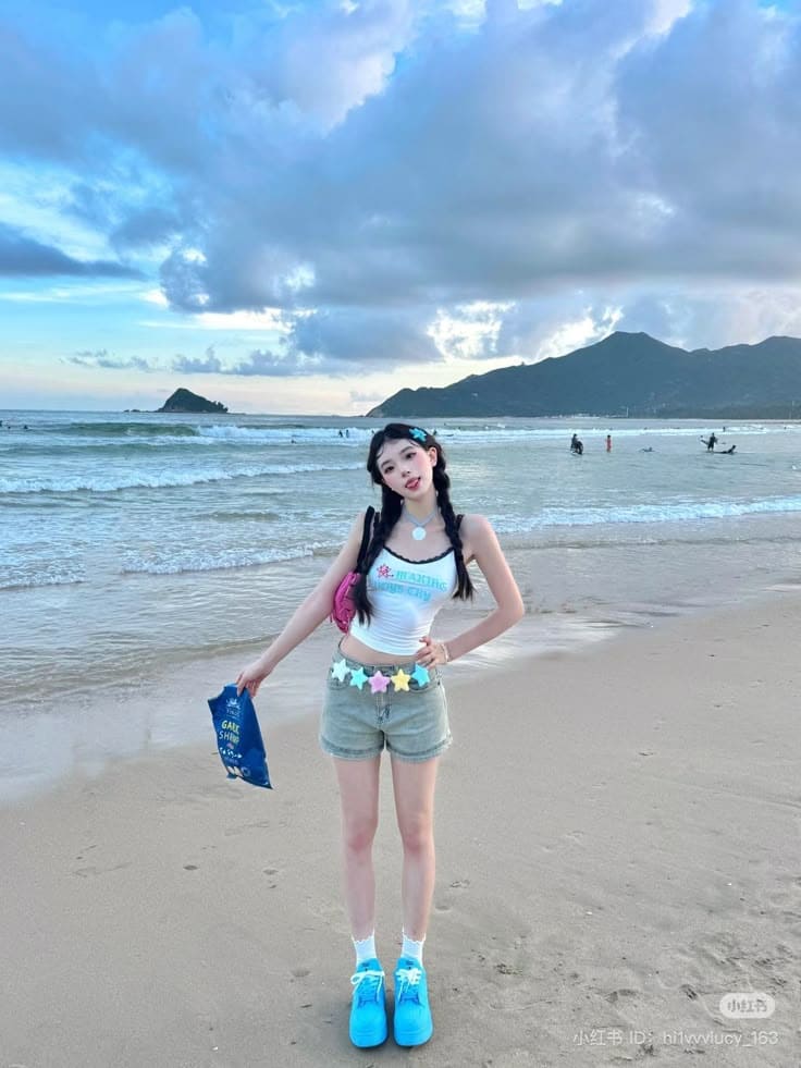 Người Gầy Khó Chọn Đồ Đi Biển Thế Nào -Áo Hai Dây Và Quần Short