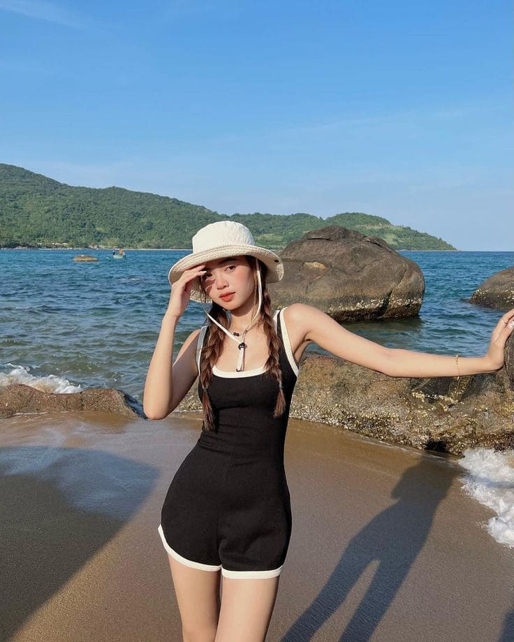 Người Gầy Khó Chọn Đồ Đi Biển Thế Nào - Jumpsuit