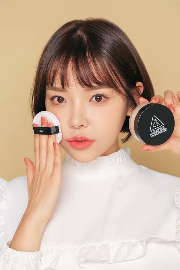 Bật Mí Quy Trình Trang Điểm Khi Đi Biển Chuẩn Chỉnh - Phấn Phủ