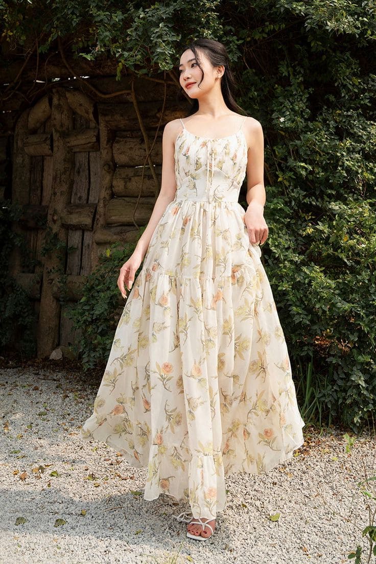 Màu Sắc Và Họa Tiết Đẹp Nhất Cho Váy Dài Đi Biển