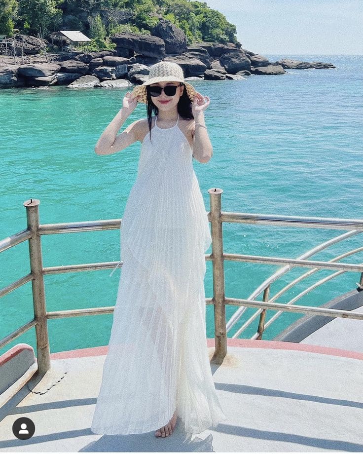 Tại Sao Chọn Váy Đi Biển Phù Hợp Lại Quan Trọng Đến Thế?