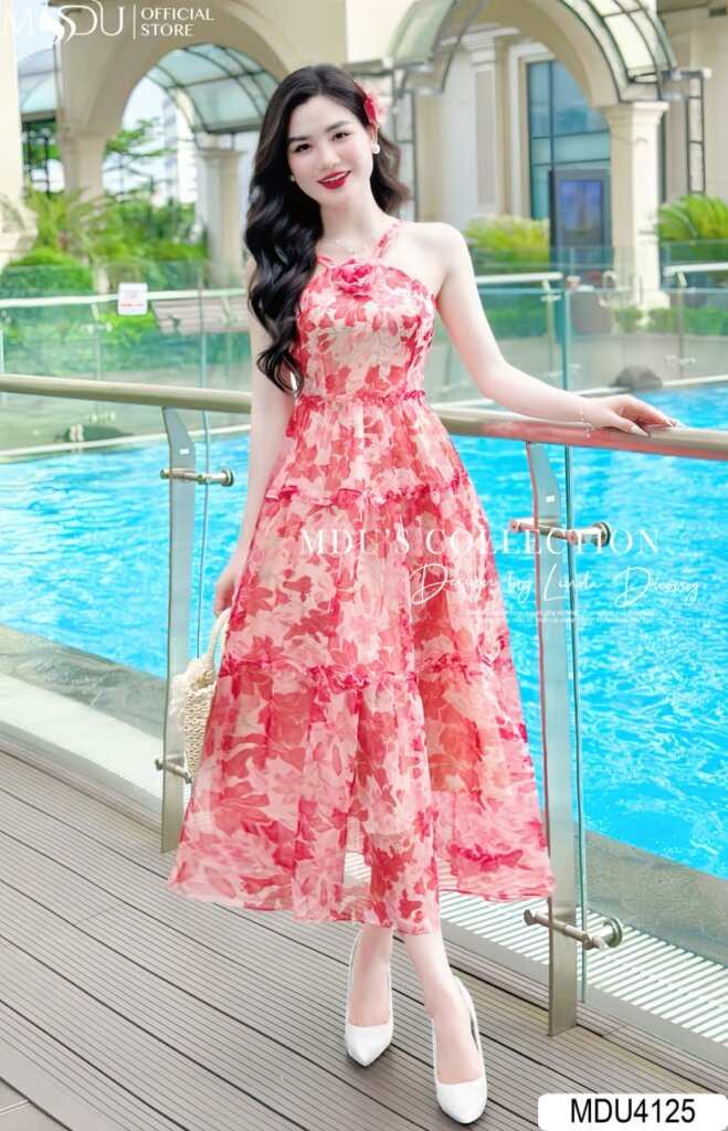 Váy Hoa Đi Biển- Váy Cổ Yếm Đính Hoa