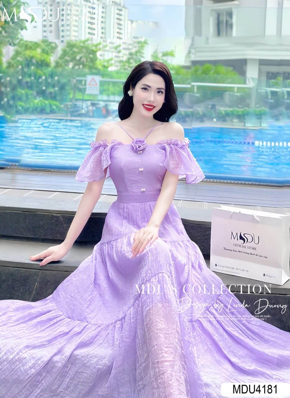 Xu Hướng Đầm Maxi Tơ Đi Biển Năm 2025