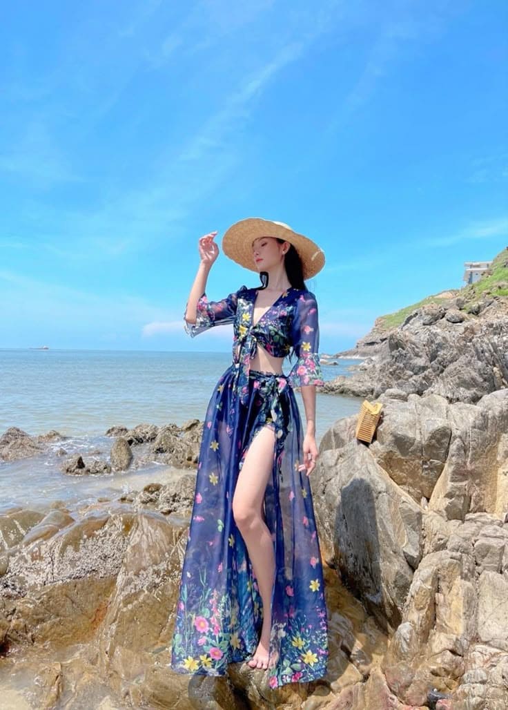 Các Kiểu Váy Maxi Đi Biển Đẹp Mê Hồn - Váy Maxi Xẻ Tà