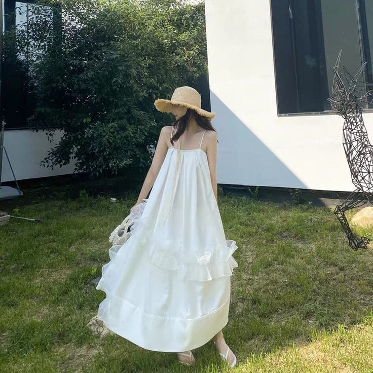 Cách Tạo Dáng Chụp Ảnh Với Váy Maxi Đi Biển