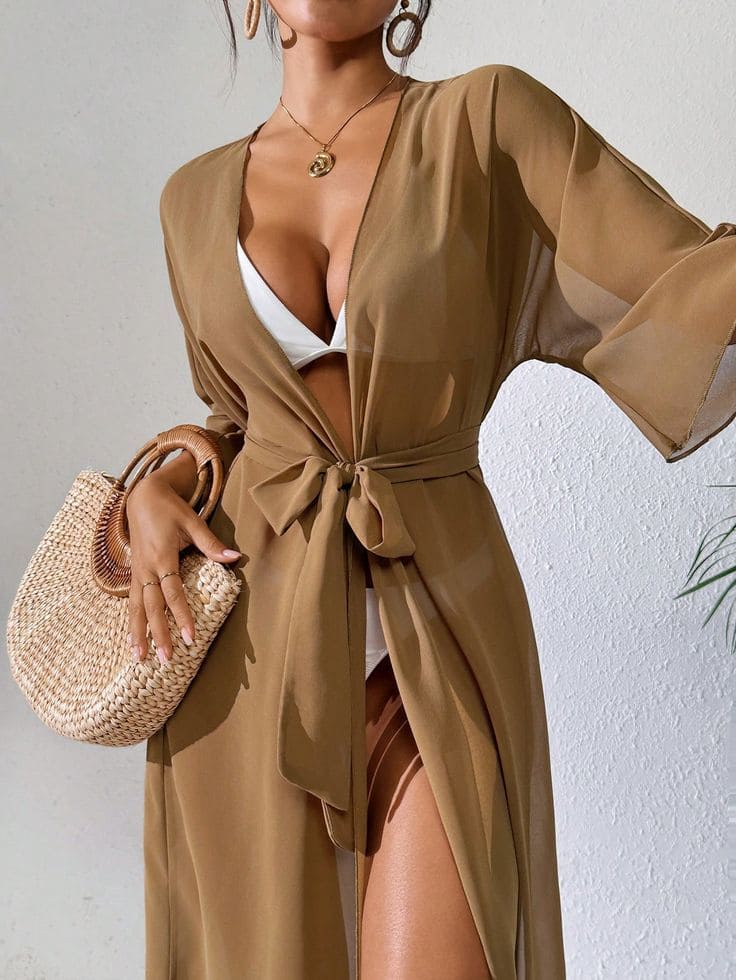 Phối Đồ Với Áo Choàng Đi Biển - Bí Kíp Để Nàng Tỏa Sáng