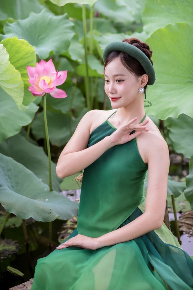 Các Kiểu Áo Yếm Đi Biển Đẹp Lung Linh Cho Mọi Người - Áo Yếm Cổ Điển 