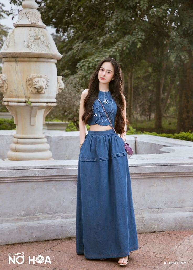 Cách Phối Đồ Với Áo Yếm Đi Biển - Đẹp Từ Bãi Cát Đến Quán Cà Phê