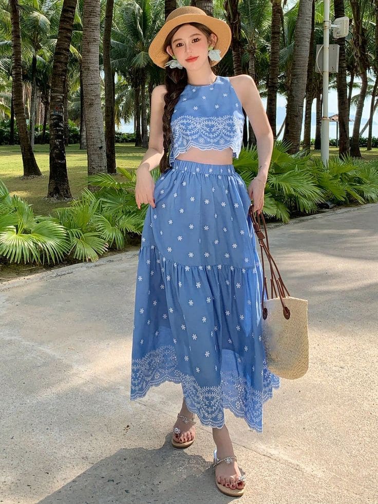 Vì Sao Áo Yếm Đi Biển Là "Chân Ái" Của Mọi Cô Nàng?