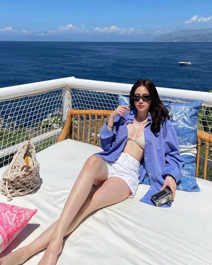 Cách Diện Đồ Đi Biển Để Nổi Bật Nhất Biển - Bảo Vệ Làn Da Dưới Nắng Biển