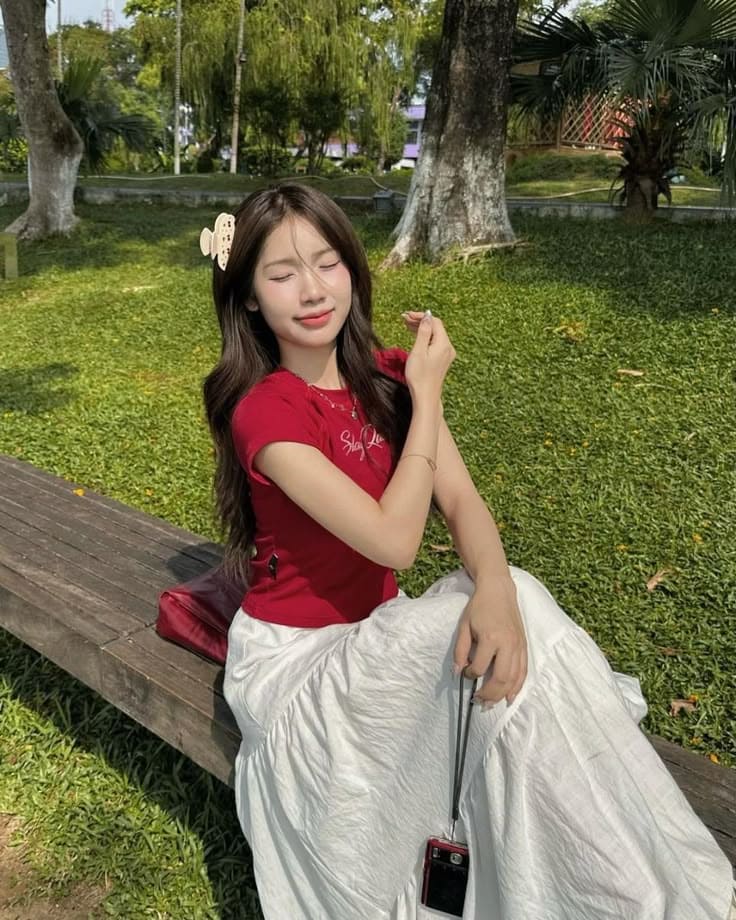 Bí Kíp Phối Đồ Với Chân Váy Đi Biển