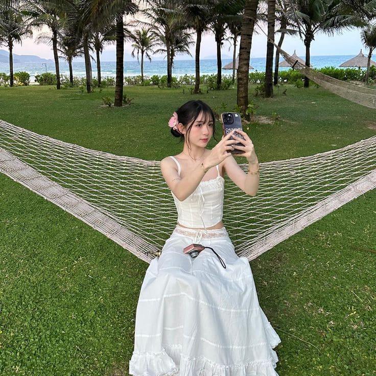 Bí Kíp Phối Đồ Với Chân Váy Đi Biển