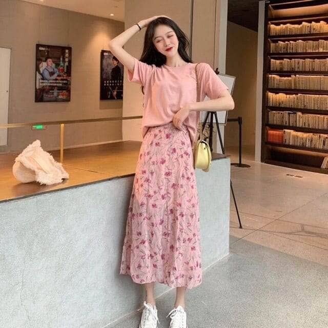 Cách Phối Đồ Với Chân Váy Hoa Đi Biển - Phối Với Áo Phông