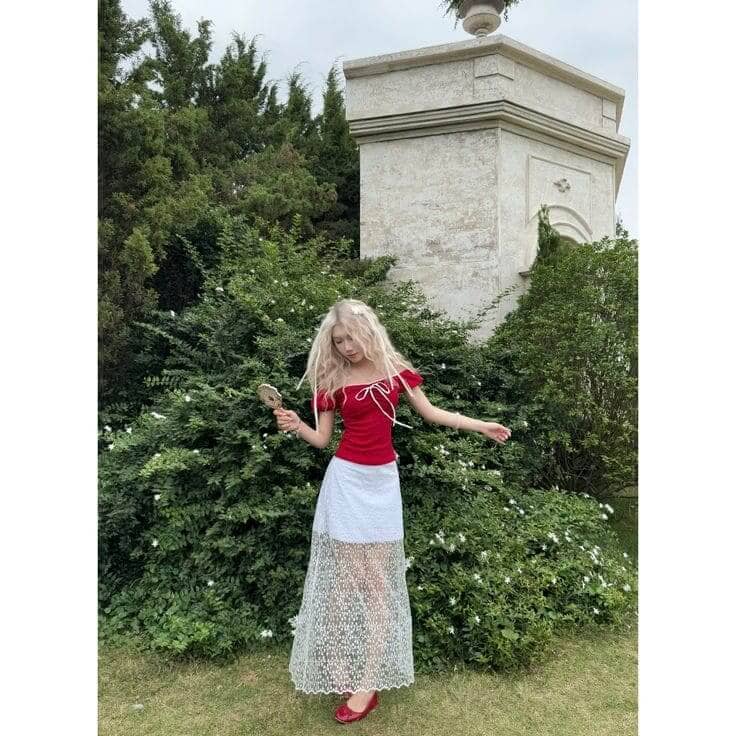 Cách Phối Đồ Với Chân Váy Hoa Đi Biển - Phối Với Áo Trễ Vai