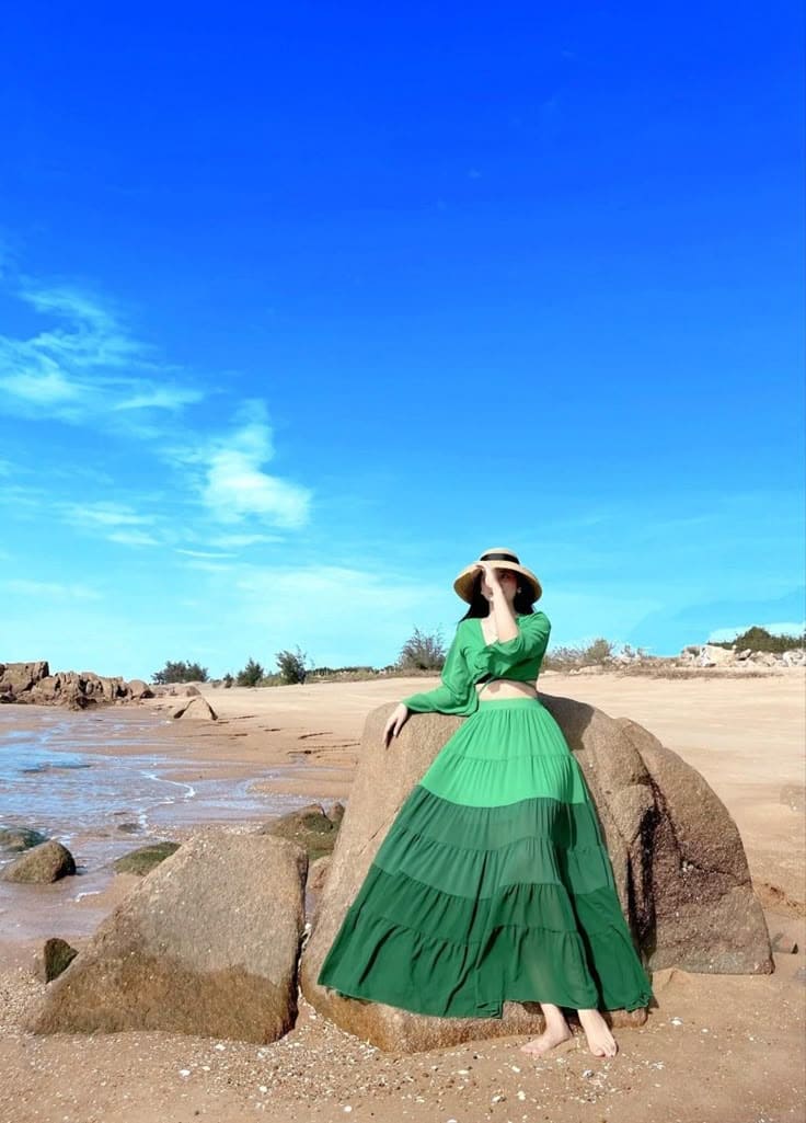 Vì Sao Đầm Maxi Đi Biển Có Tay Lại Là "Chân Ái" Của Chị Em?