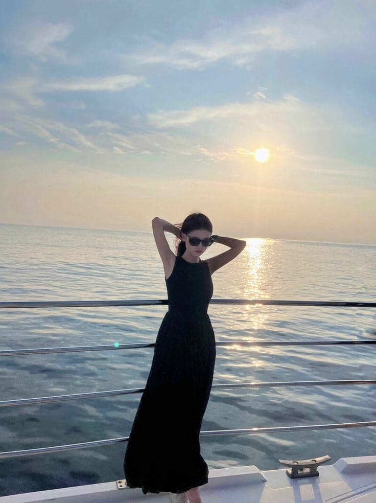 Tại Sao Đầm Maxi Đi Biển Màu Đen Là Vòng Chọn Hoàn Hảo