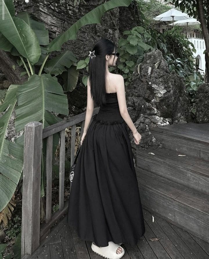 Cách Phối Đồ Với Đầm Maxi Đi Biển Màu Đen