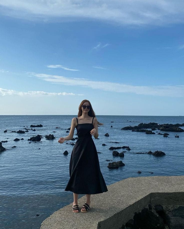 Mẹo Chọn Đầm Maxi Đi Biển Màu Đen Phù Hợp Dáng Người